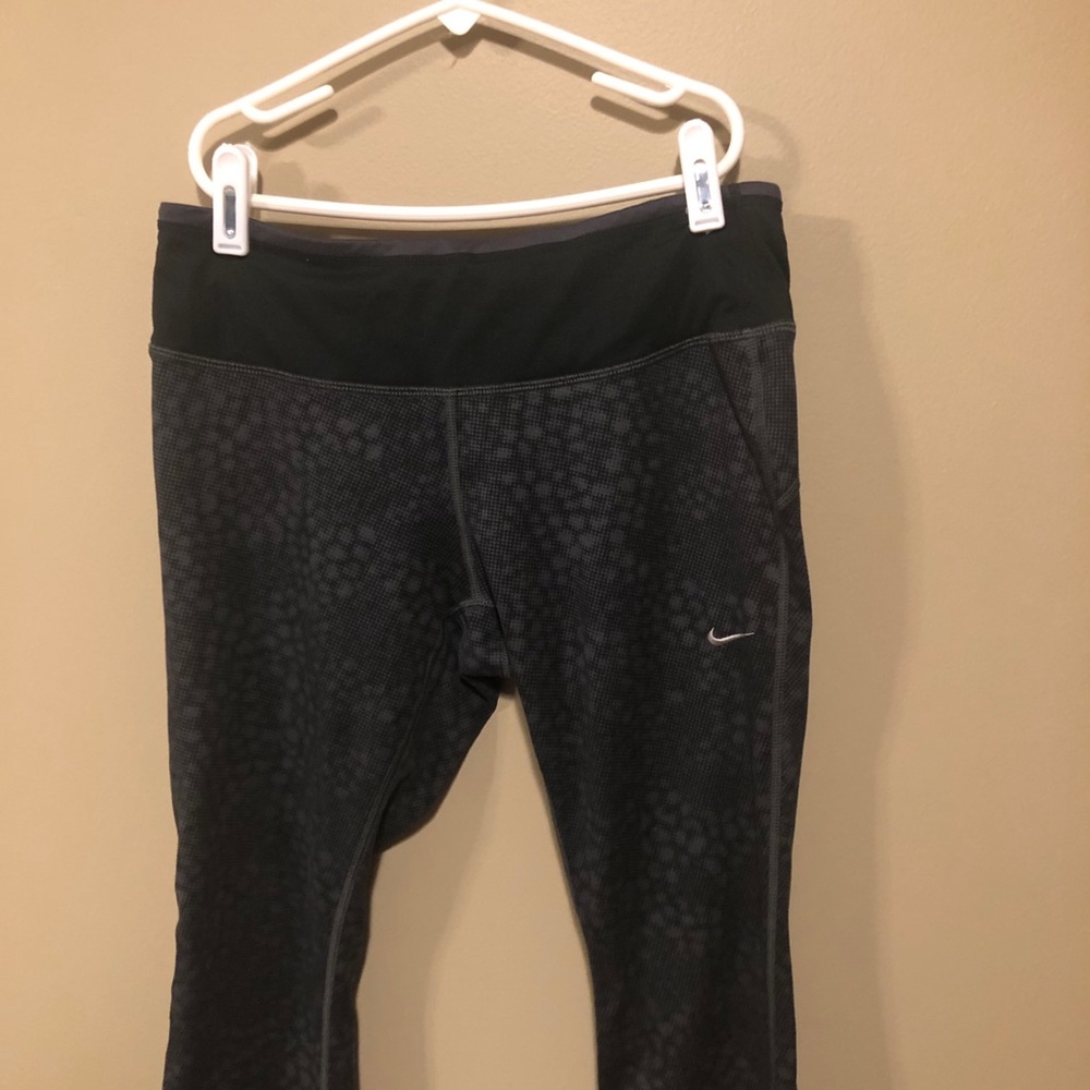 Nike Dri-fit Women’s Grey/Black Crop Leggings